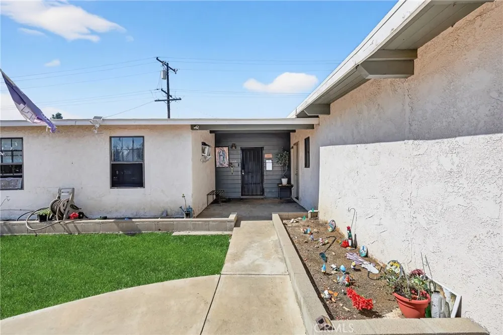 2415 Merrywood Pomona, CA 91767