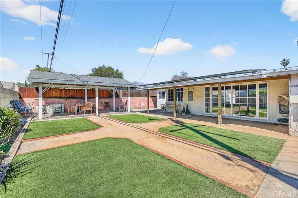 2415 Merrywood Pomona, CA 91767