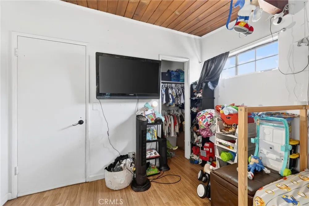 2415 Merrywood Pomona, CA 91767