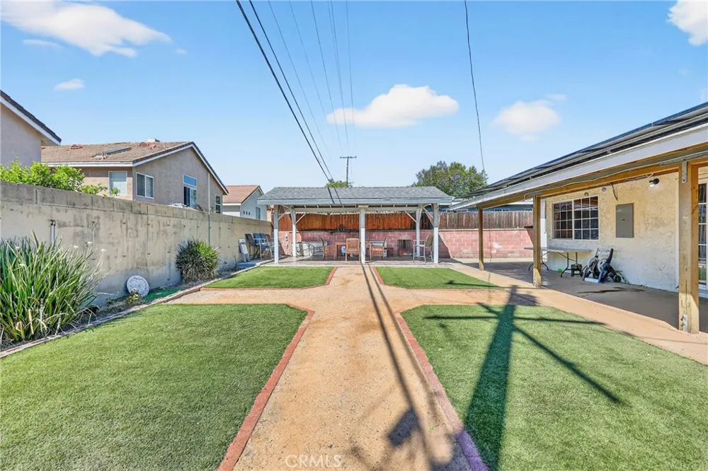2415 Merrywood Pomona, CA 91767