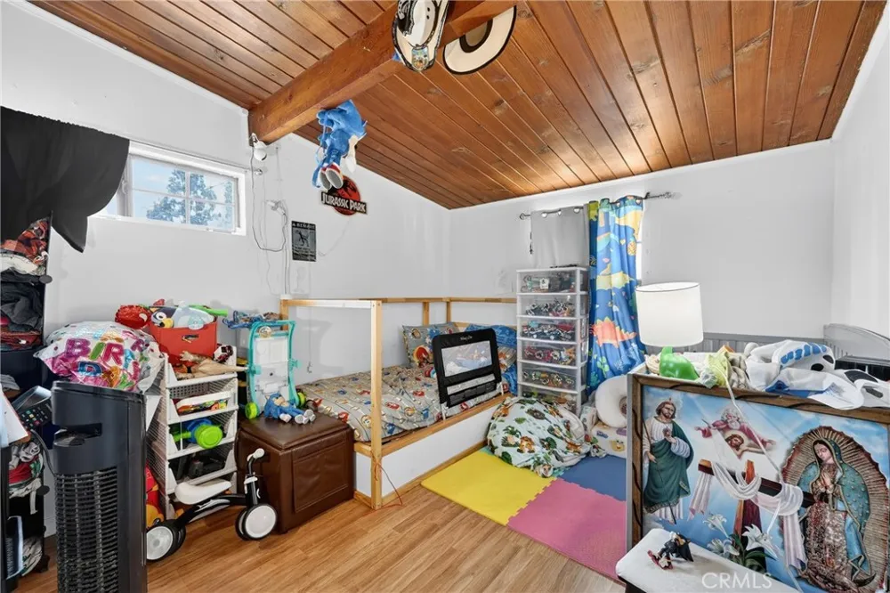 2415 Merrywood Pomona, CA 91767