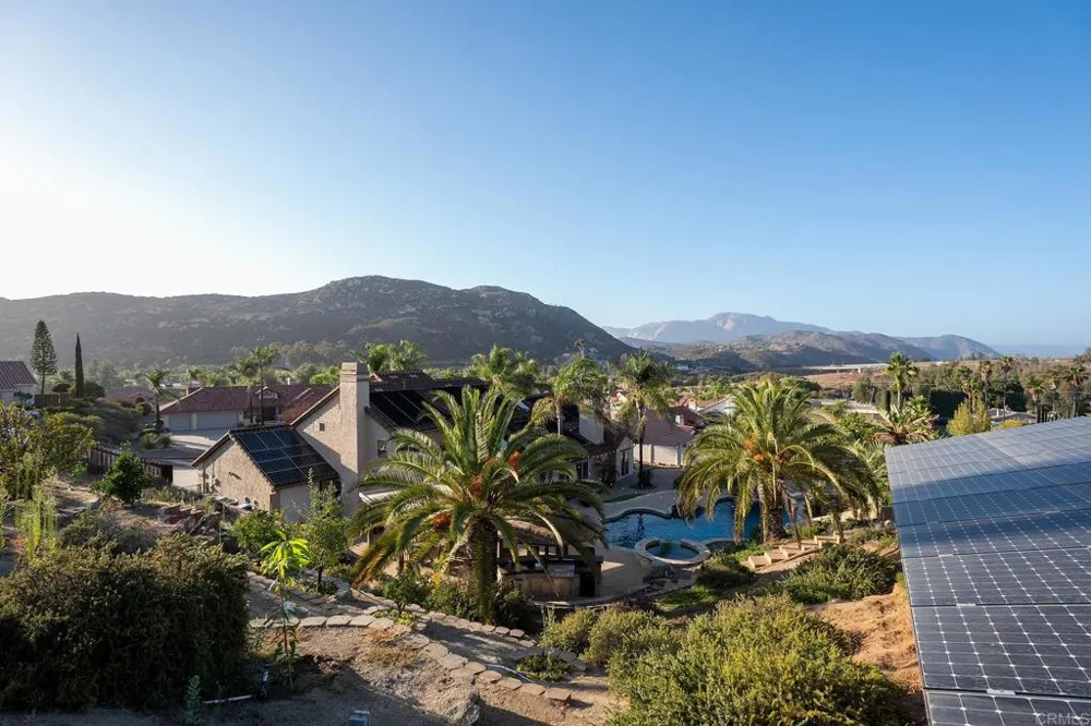 416 SUMMERHILL TER Alpine, CA 91901