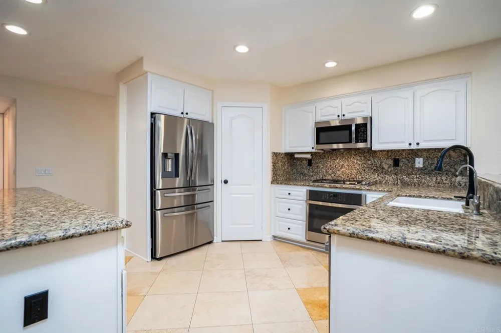 416 SUMMERHILL TER Alpine, CA 91901