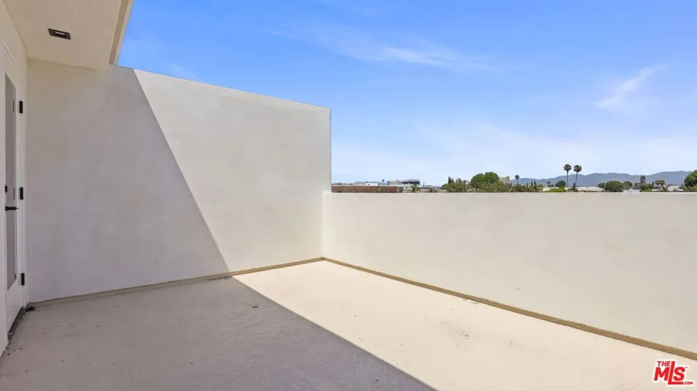 10842 Peach Grove Street #AA North Hollywood, CA 91601
