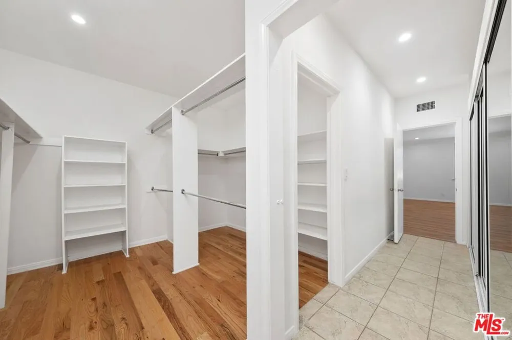 517 Elm Drive Beverly Hills, CA 90210