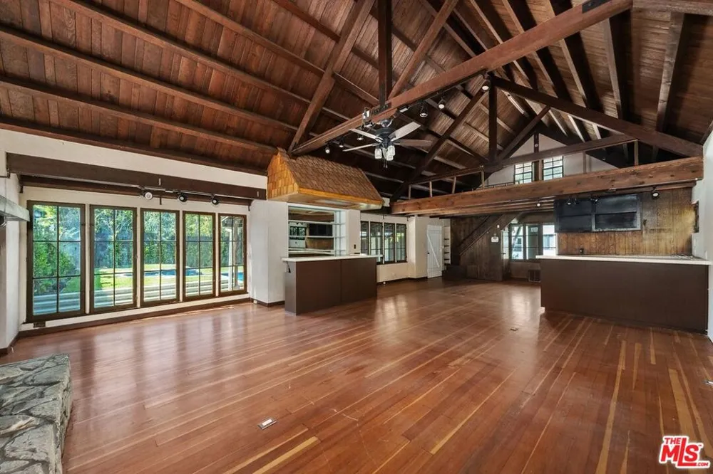 517 Elm Drive Beverly Hills, CA 90210