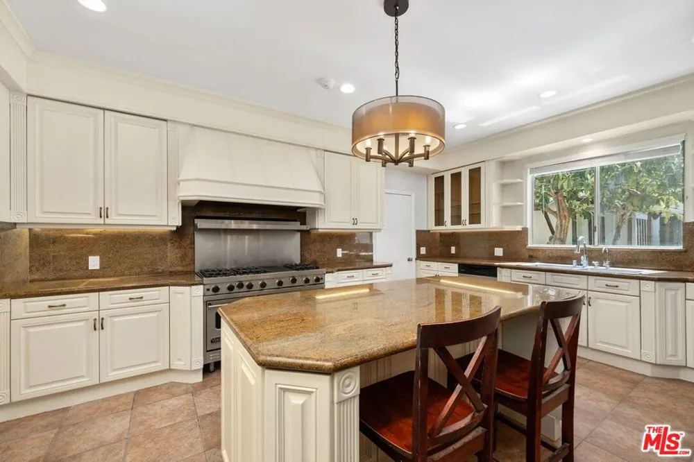 517 Elm Drive Beverly Hills, CA 90210