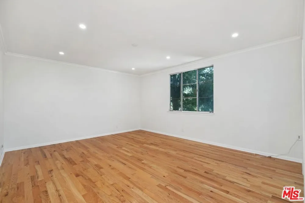 517 Elm Drive Beverly Hills, CA 90210