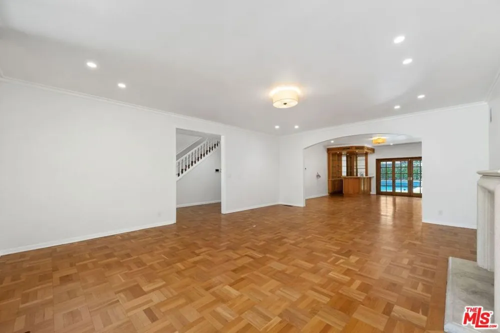 517 Elm Drive Beverly Hills, CA 90210