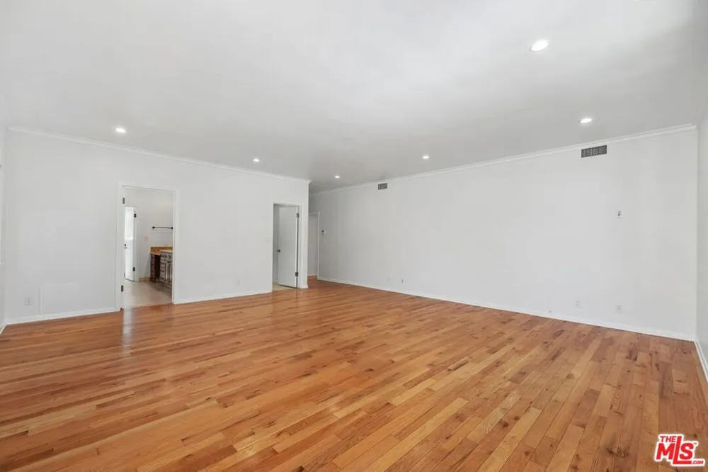517 Elm Drive Beverly Hills, CA 90210
