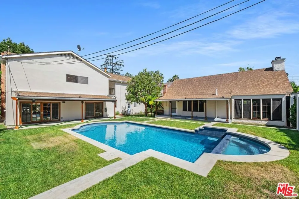517 Elm Drive Beverly Hills, CA 90210