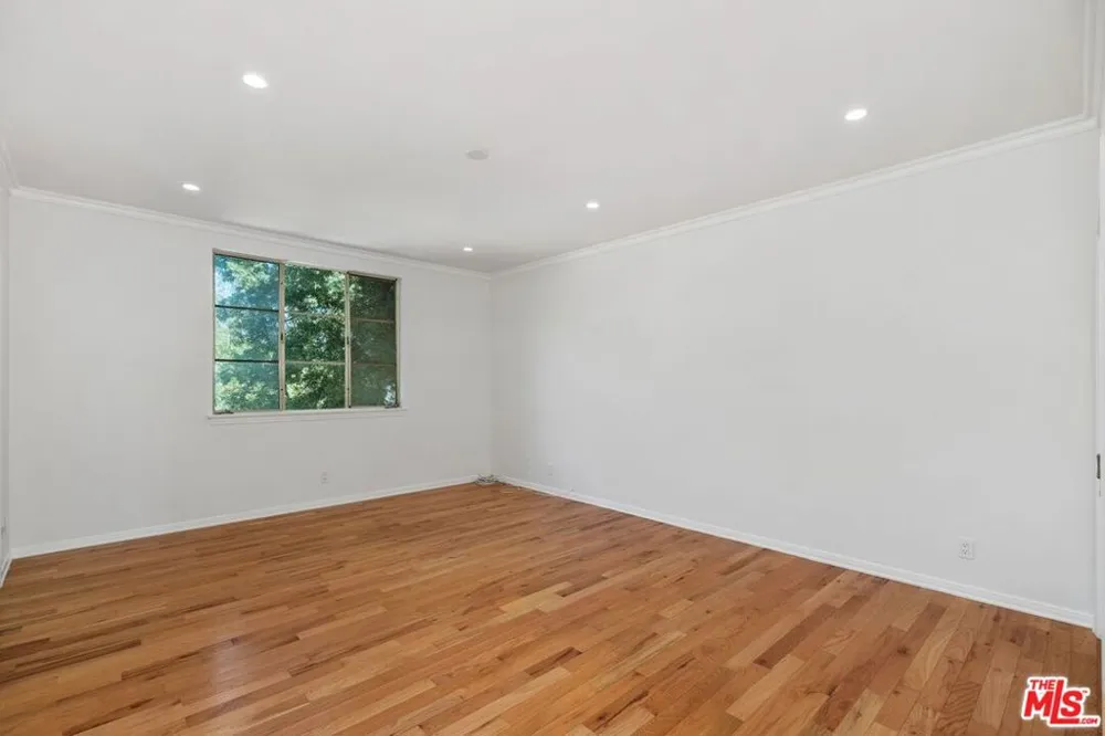 517 Elm Drive Beverly Hills, CA 90210