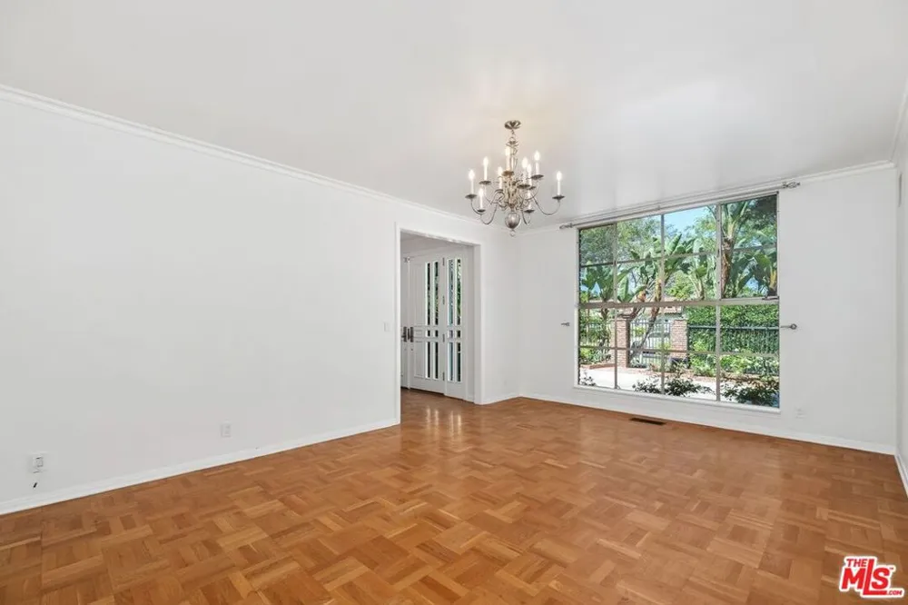 517 Elm Drive Beverly Hills, CA 90210
