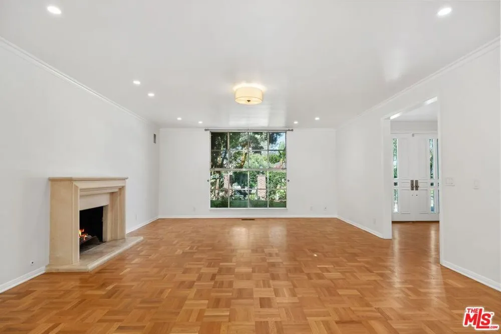 517 Elm Drive Beverly Hills, CA 90210