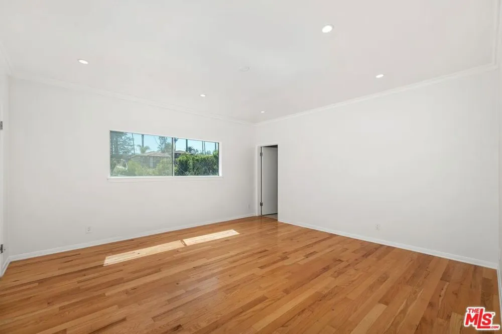 517 Elm Drive Beverly Hills, CA 90210
