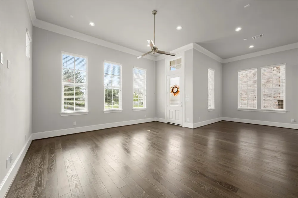 2424 Lake Kolbe Lane Houston, TX 77080
