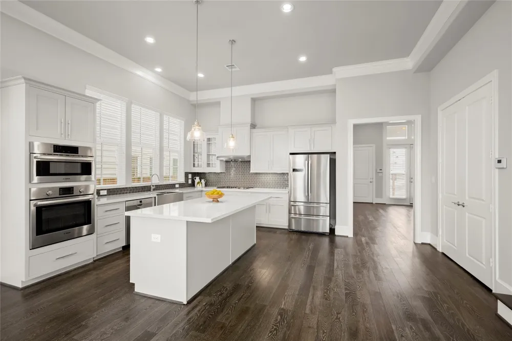 2424 Lake Kolbe Lane Houston, TX 77080