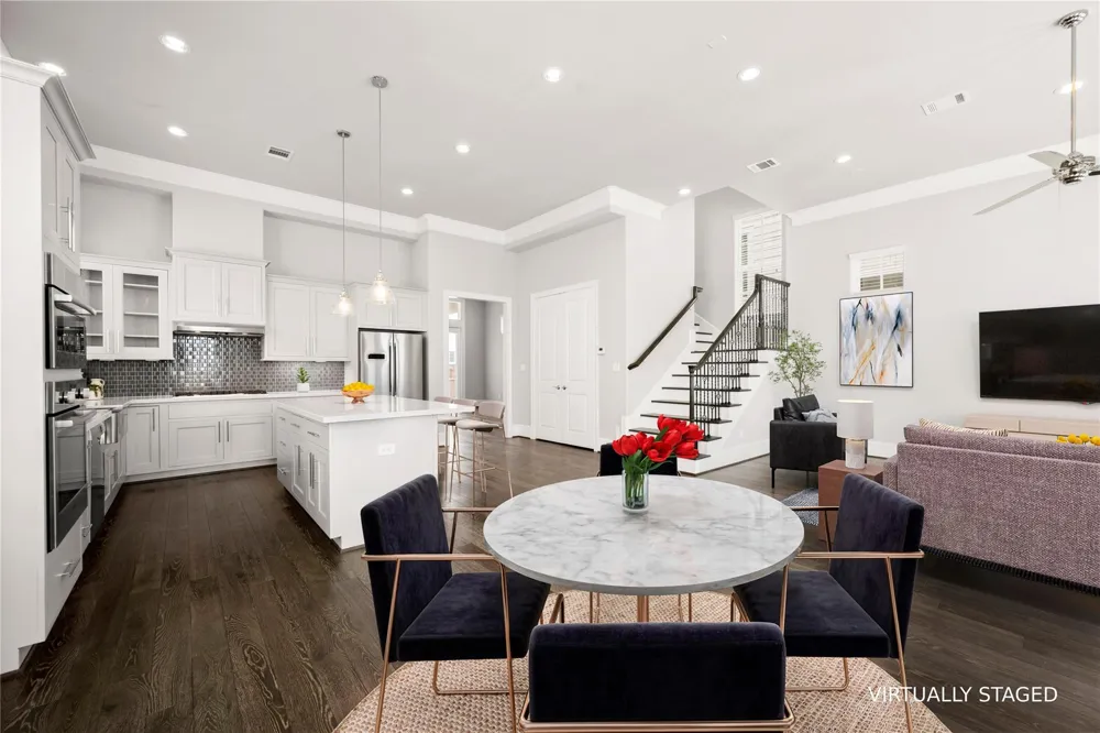 2424 Lake Kolbe Lane Houston, TX 77080