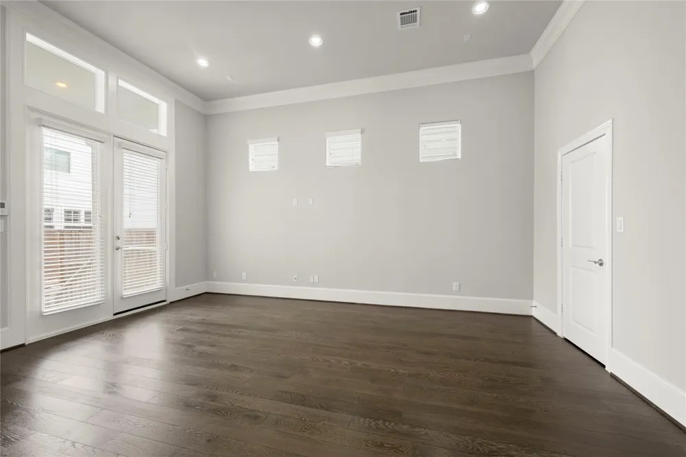 2424 Lake Kolbe Lane Houston, TX 77080