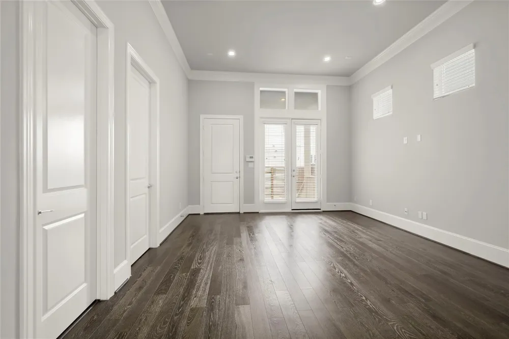 2424 Lake Kolbe Lane Houston, TX 77080