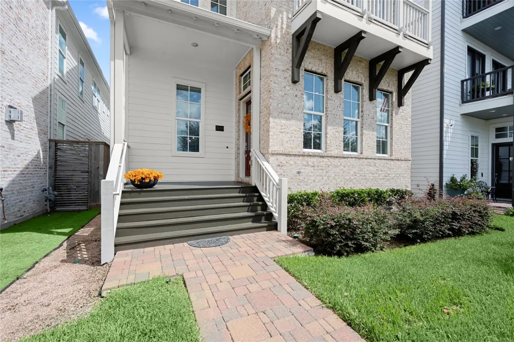 2424 Lake Kolbe Lane Houston, TX 77080