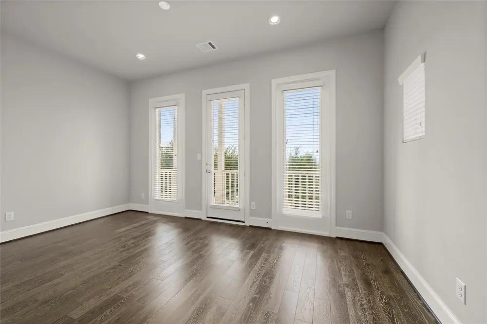 2424 Lake Kolbe Lane Houston, TX 77080