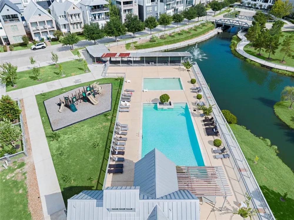 2424 Lake Kolbe Lane Houston, TX 77080