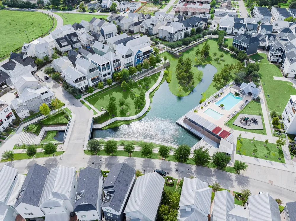 2424 Lake Kolbe Lane Houston, TX 77080