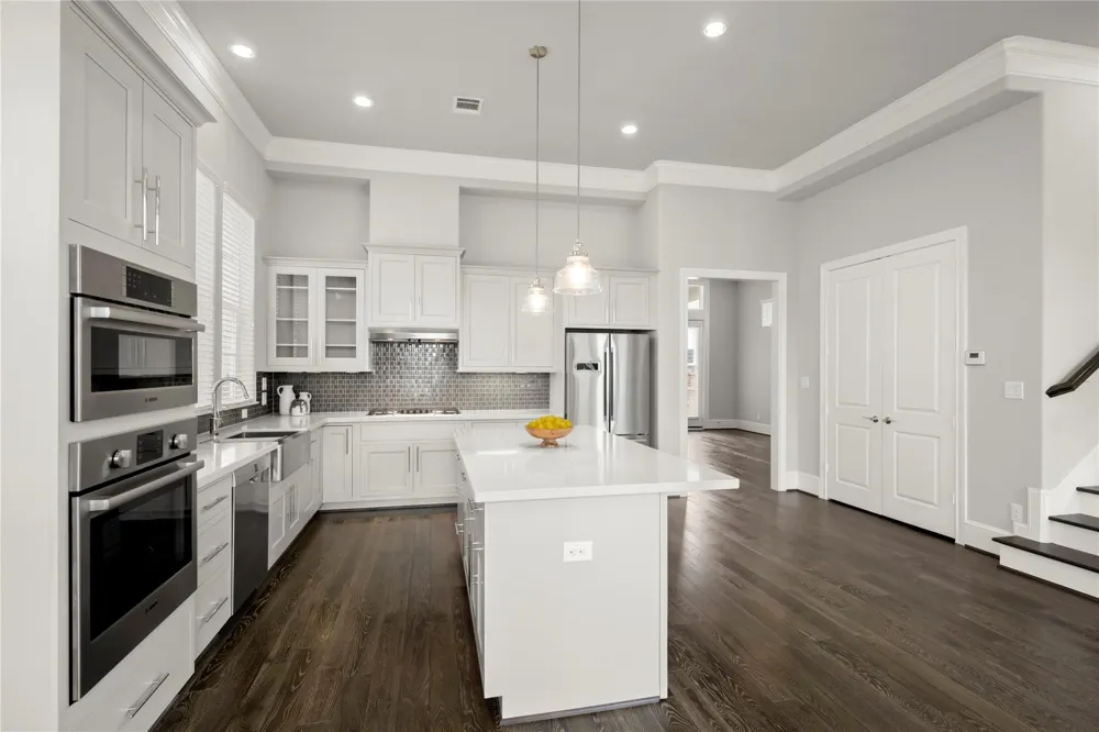 2424 Lake Kolbe Lane Houston, TX 77080
