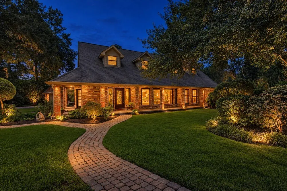11 Holly Tree Lane Spring, TX 77373