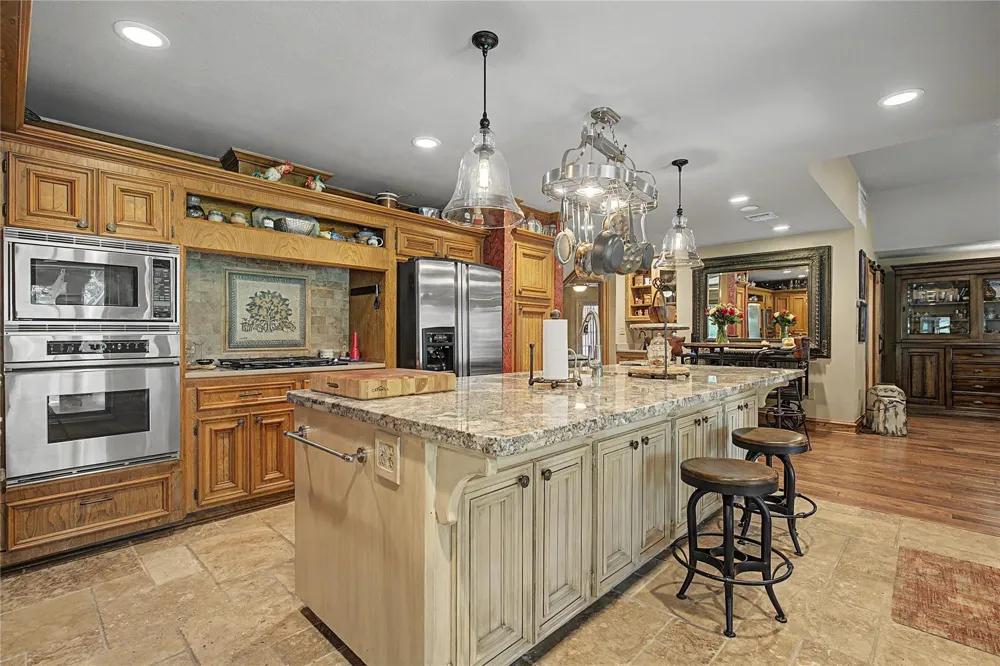 11 Holly Tree Lane Spring, TX 77373