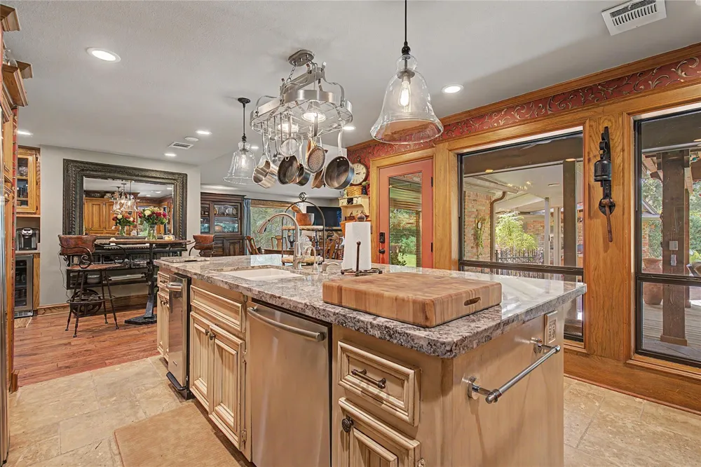 11 Holly Tree Lane Spring, TX 77373