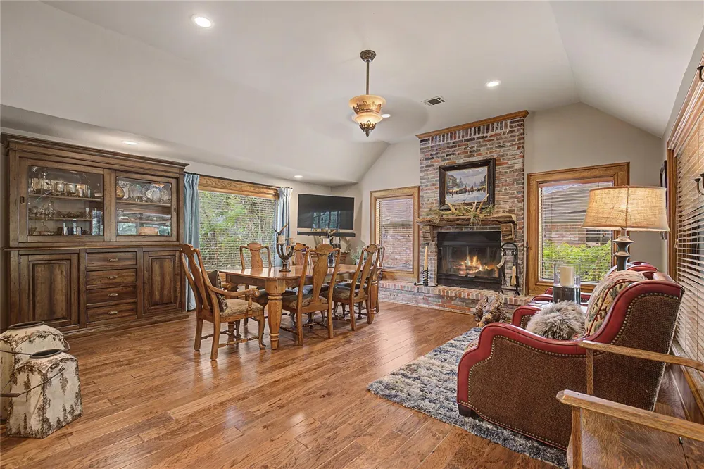 11 Holly Tree Lane Spring, TX 77373