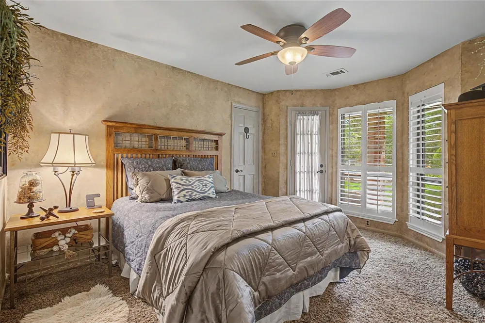 11 Holly Tree Lane Spring, TX 77373