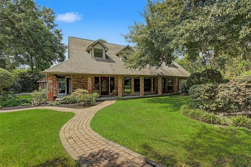 11 Holly Tree Lane Spring, TX 77373