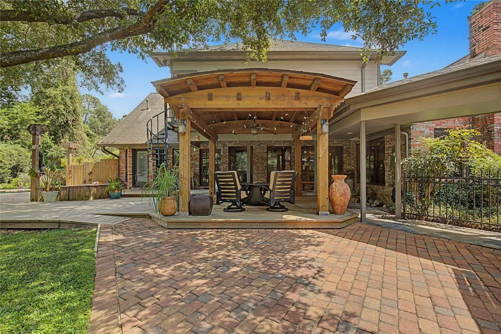 11 Holly Tree Lane Spring, TX 77373