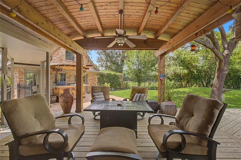 11 Holly Tree Lane Spring, TX 77373