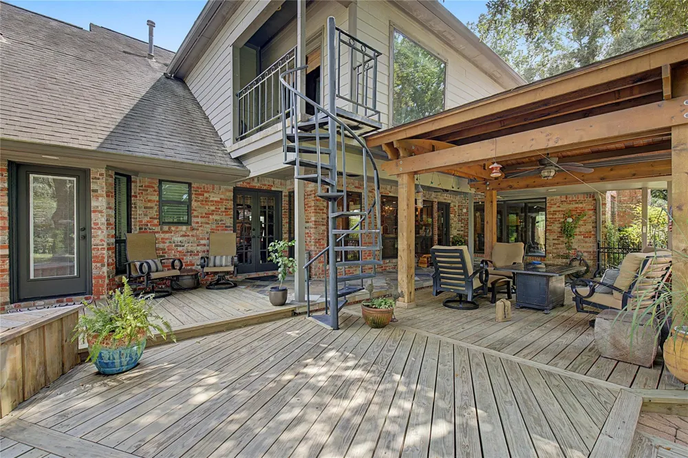 11 Holly Tree Lane Spring, TX 77373