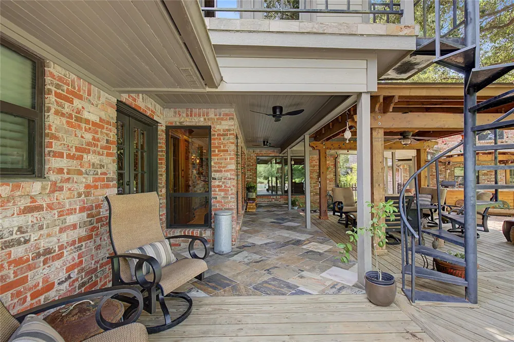 11 Holly Tree Lane Spring, TX 77373