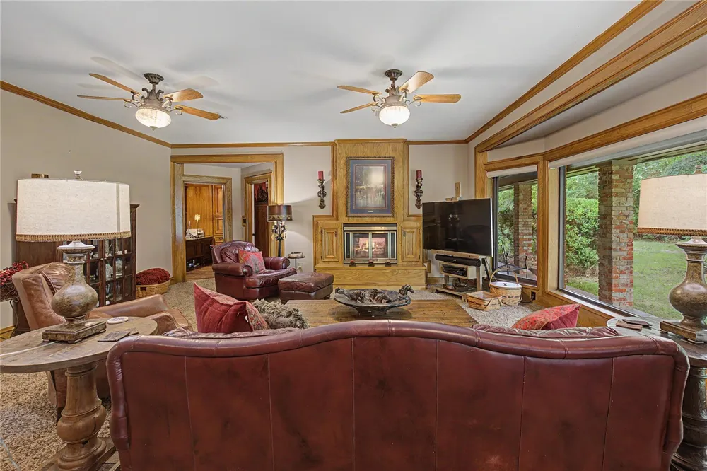 11 Holly Tree Lane Spring, TX 77373