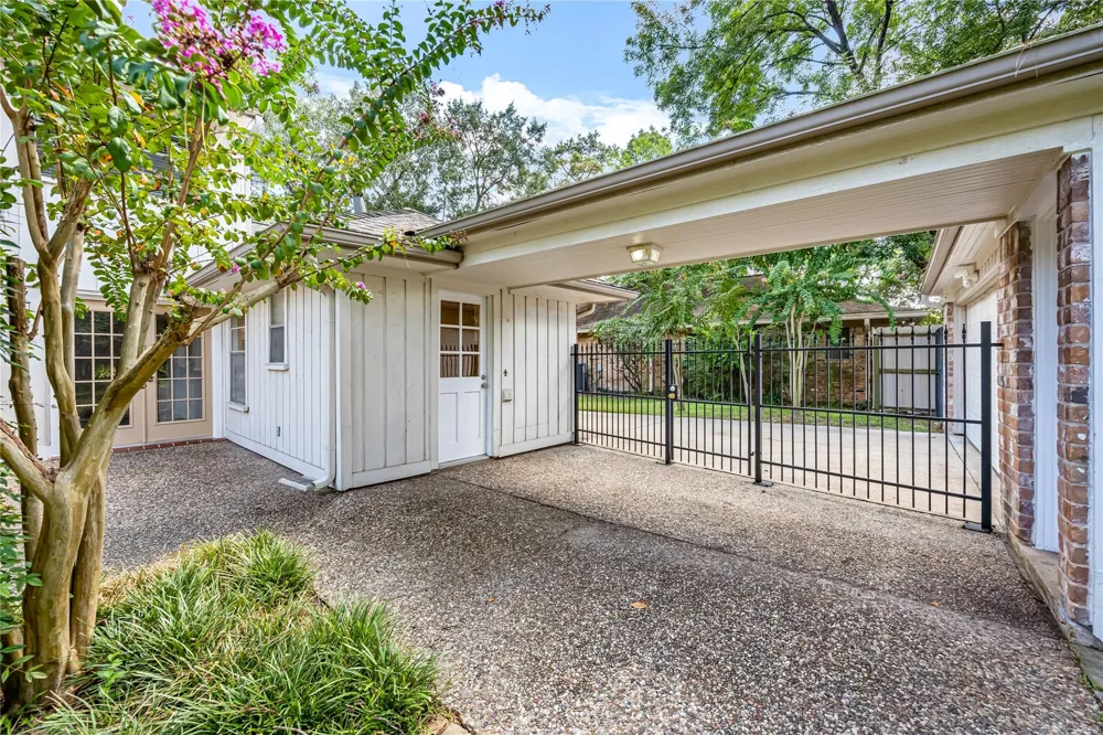 5702 Vestavia Drive Houston, TX 77069