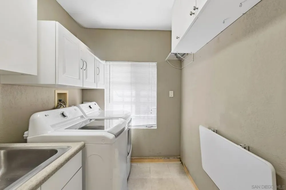 5045 Gary San Diego, CA 92115