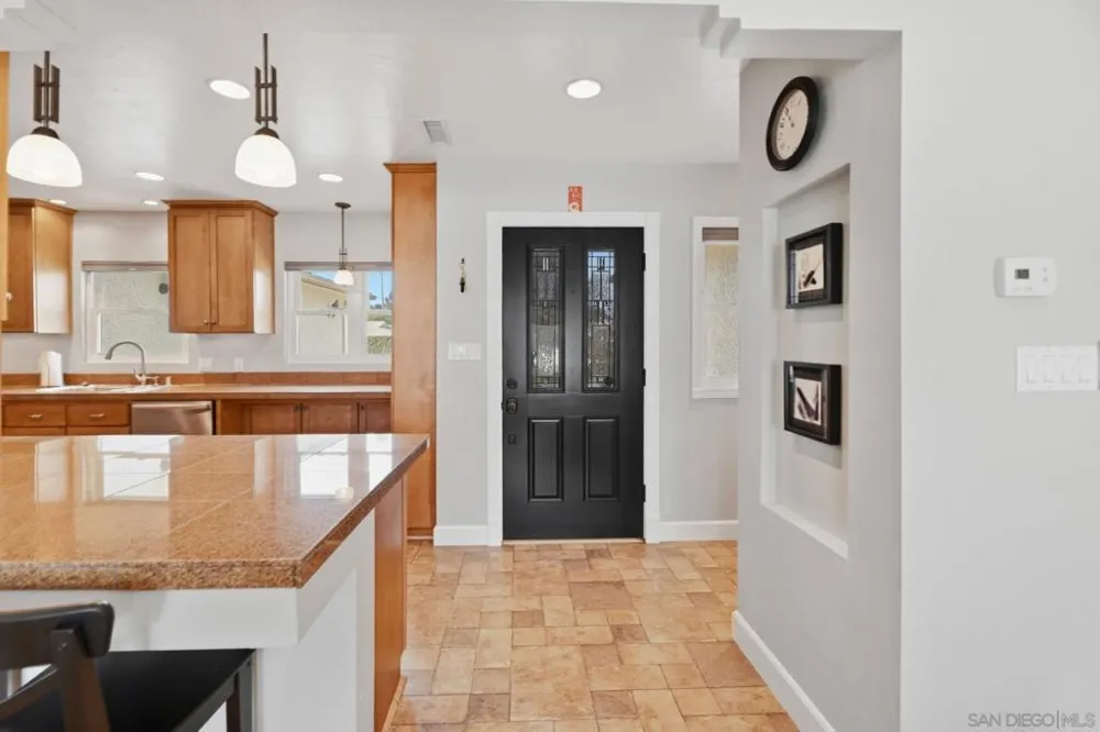 5045 Gary San Diego, CA 92115