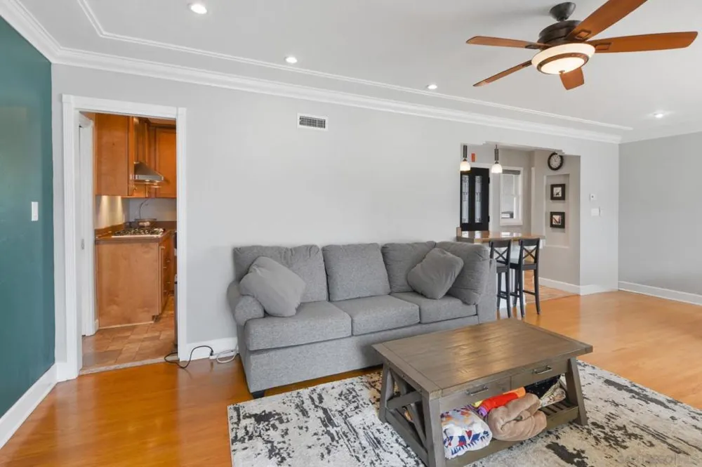 5045 Gary San Diego, CA 92115