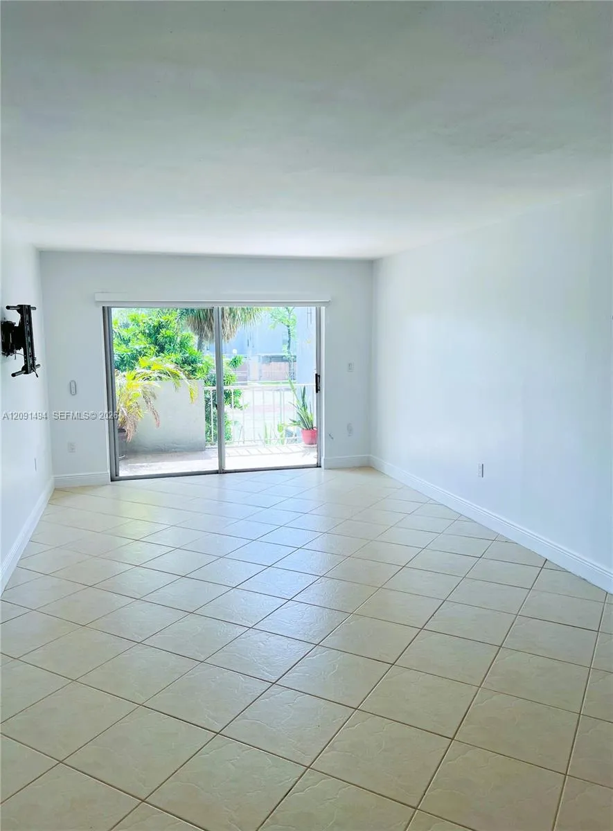 6195 W 18th Ave #G214 Hialeah, FL 33012