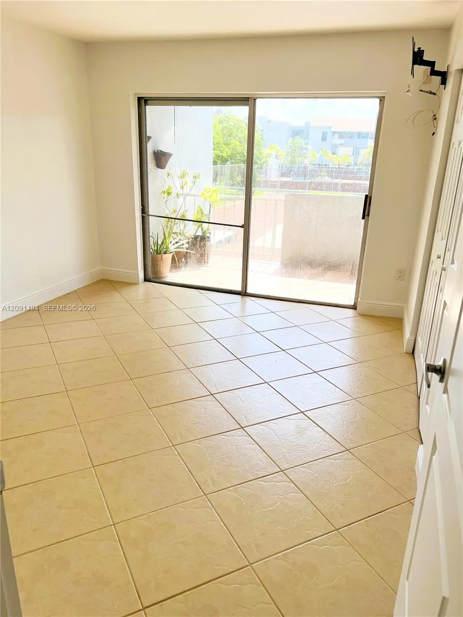 6195 W 18th Ave #G214 Hialeah, FL 33012