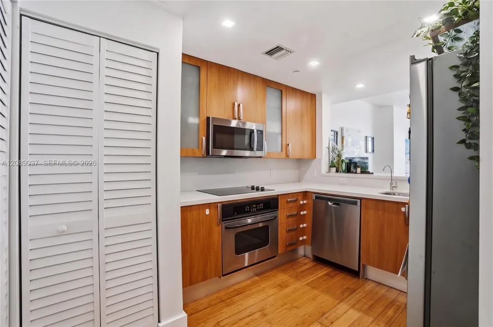 2101 Brickell Ave #3005 Miami, FL 33129