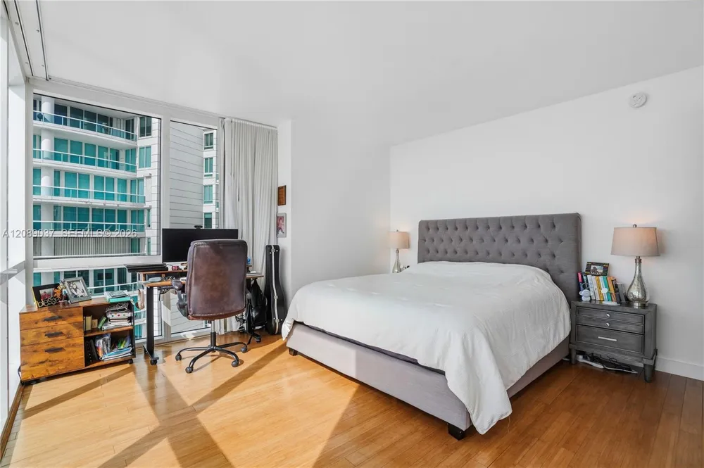 2101 Brickell Ave #3005 Miami, FL 33129