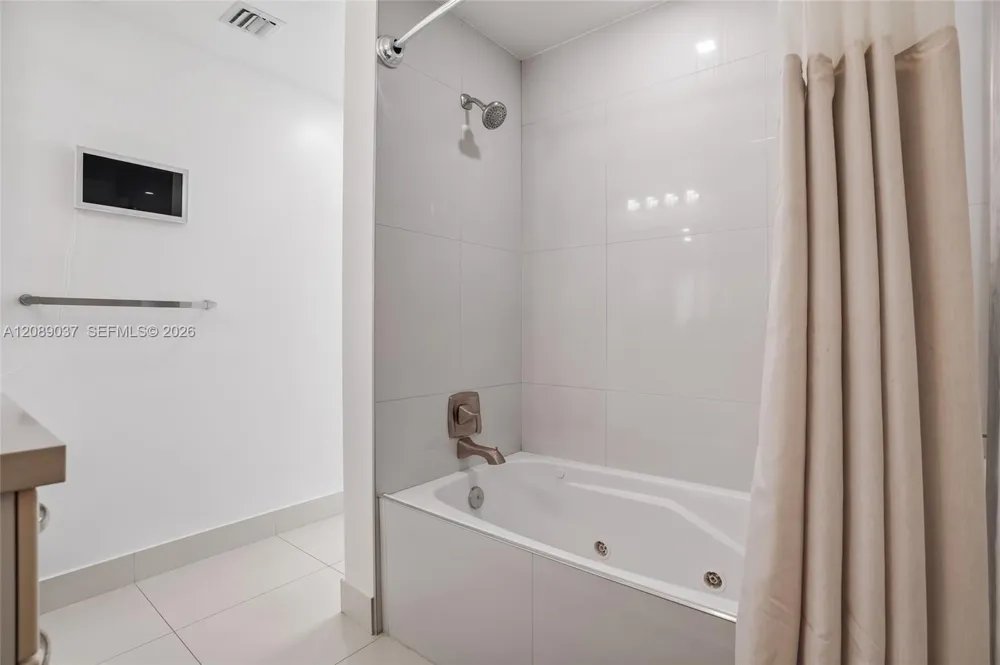2101 Brickell Ave #3005 Miami, FL 33129