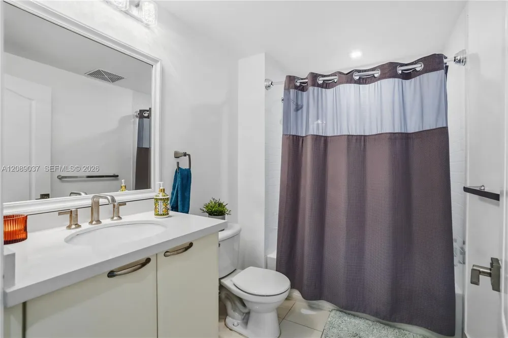2101 Brickell Ave #3005 Miami, FL 33129